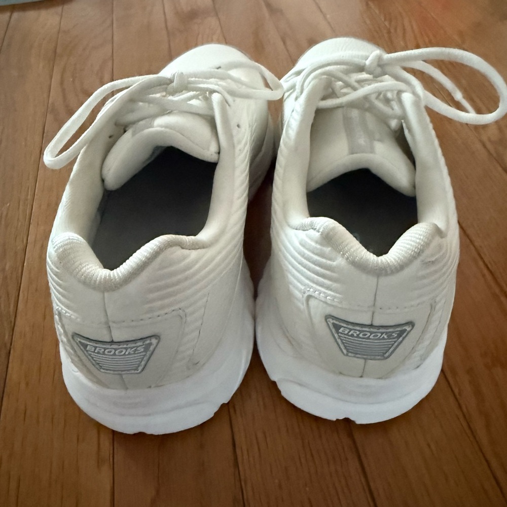 Brooks Women’s Addiction Walker 2 White Sneakers Size 9.5 2E - Picture 4 of 5